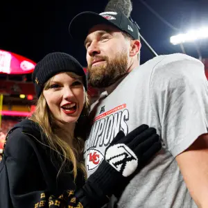 Taylor Swift and Travis Kelce Hold Hands While Leaving NYC Restaurant