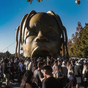 A crowd in Trainwreck: The Astroworld Tragedy