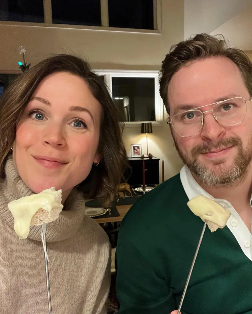 When Calls the Heart Stars Erin Krakow and Ben Rosenbaum s Relationship Timeline Costars to Marriage March 2023