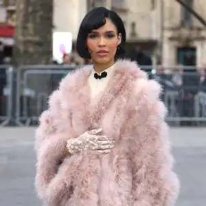 Why Pregnant Nara Smith Kept Baby No. 4 a Secret for 6 Months