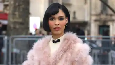 Why Pregnant Nara Smith Kept Baby No. 4 a Secret for 6 Months