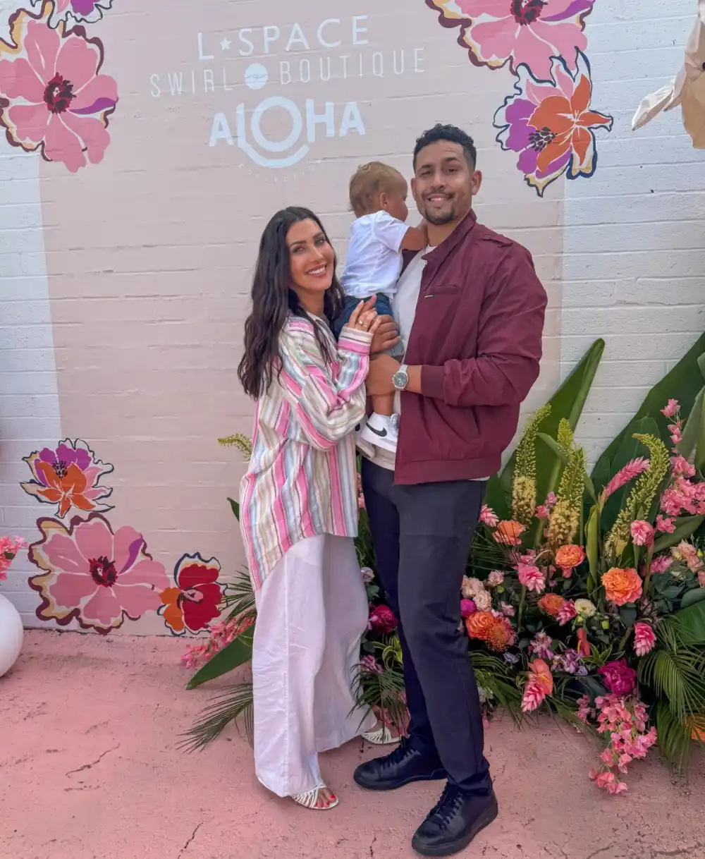 Bachelor Nations Greatest Dads Celebrate Fathers Day With Surprise Letters From Their Wives