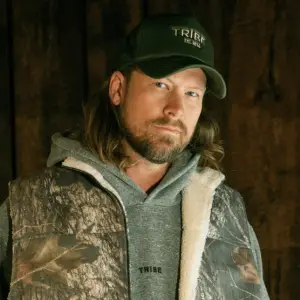 Brian Kelley Has the Best Reaction to Being a Model for Wife Brittneys Tribe Kelley Fashion Line