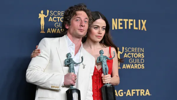 Molly Gordon and Jeremy Allen White