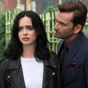 Krysten Ritter and David Tennant in Jessica Jones