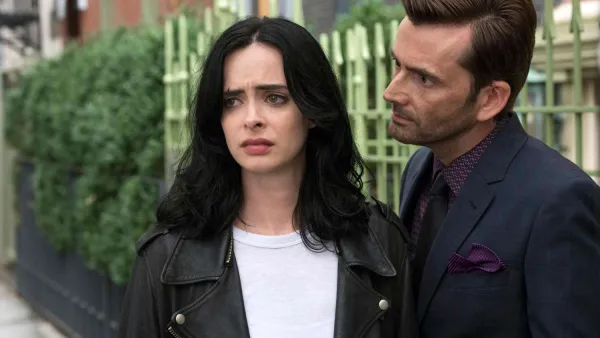 Krysten Ritter and David Tennant in Jessica Jones