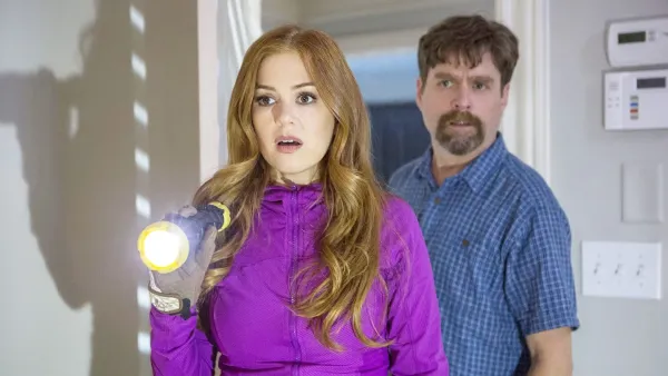 Isla Fisher and Zach Galifianakis in Keeping Up with the Joneses