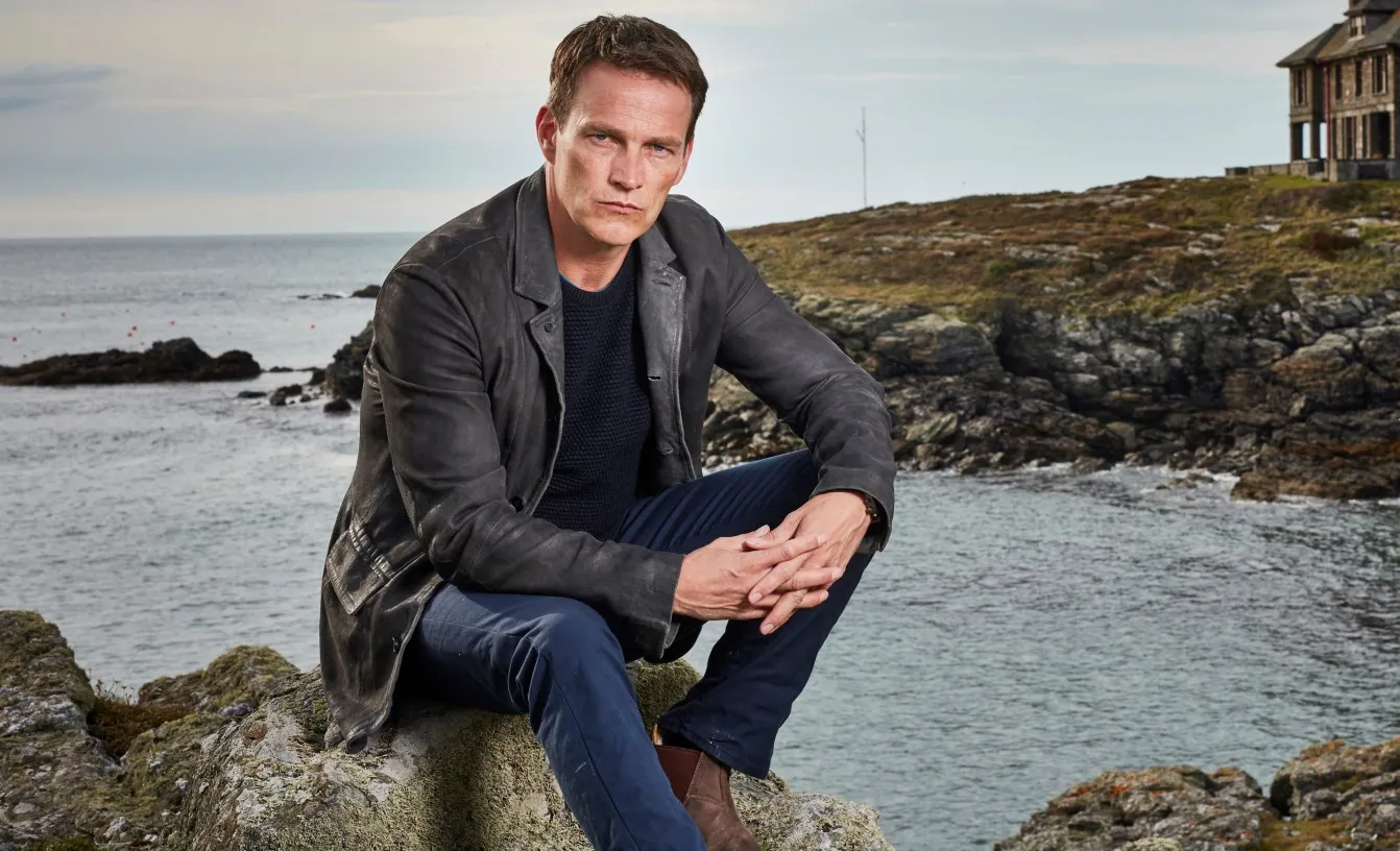 Stephen Moyer in Safe House