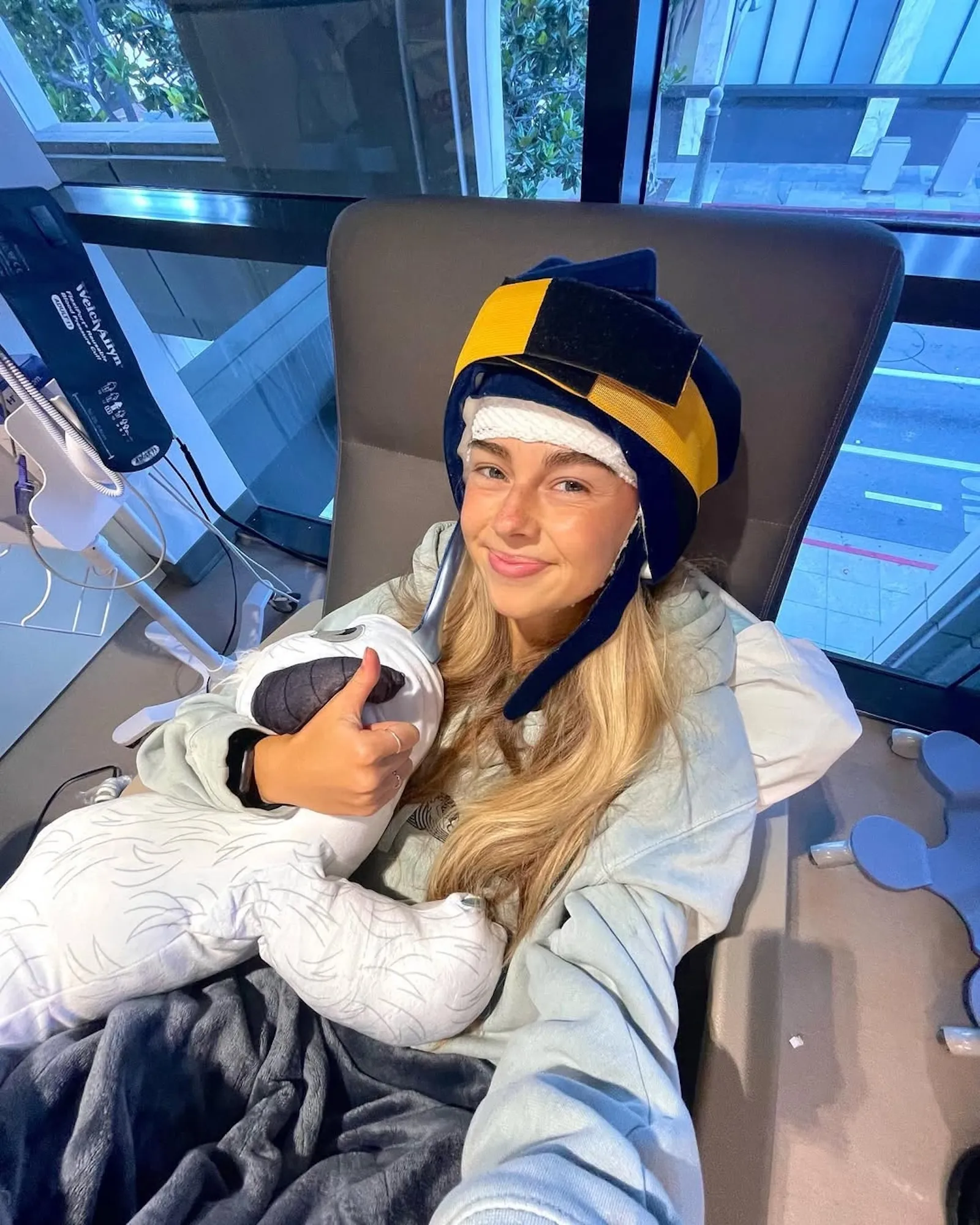 TikTok's Sydney Towle, 25, Cries After Hearing 'This Isn't Good' Amid Cancer Battle