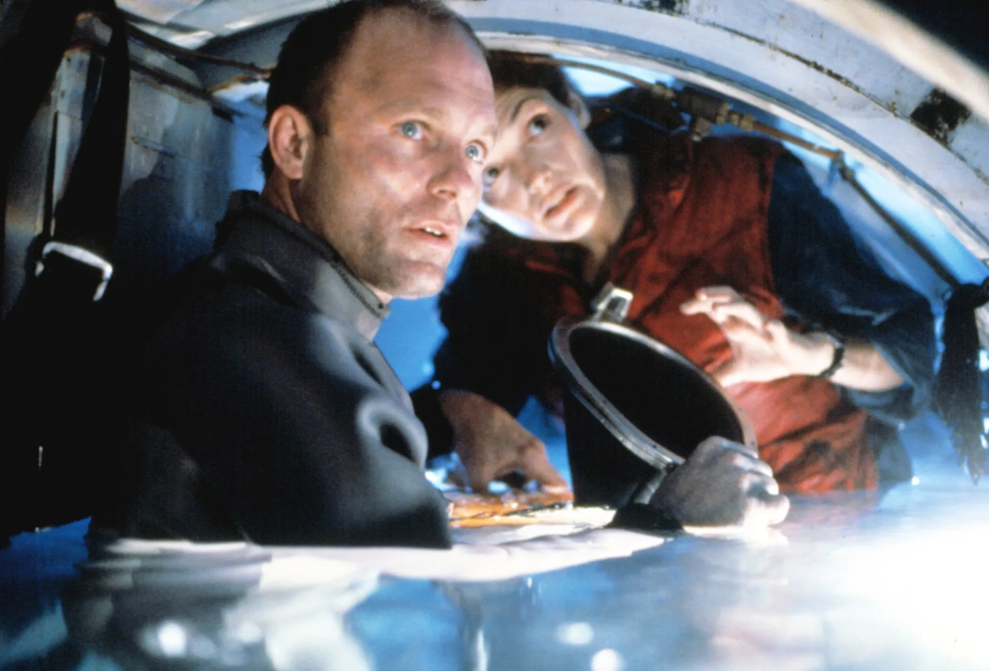 Ed Harris, Mary Elizabeth Mastrantonio in The Abyss