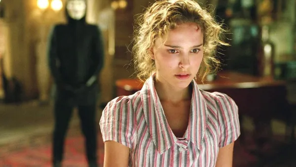 Hugo Weaving and Natalie Portman in V for Vendetta