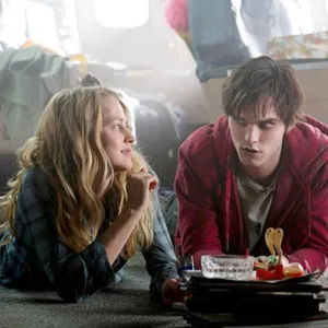 Teresa Palmer and Nicholas Hoult in Warm Bodies