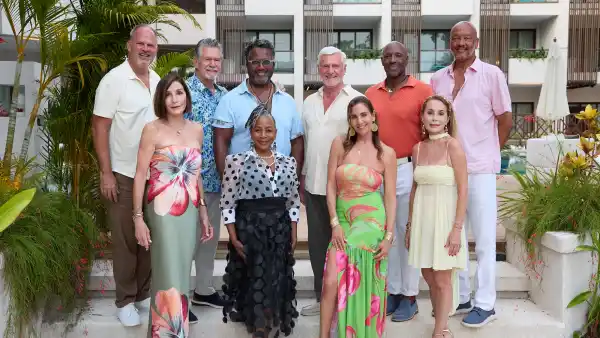 Jesse Palmer Gives Goldens Expectations for ‘Bachelor in Paradise’ in Sneak Peek: Watch