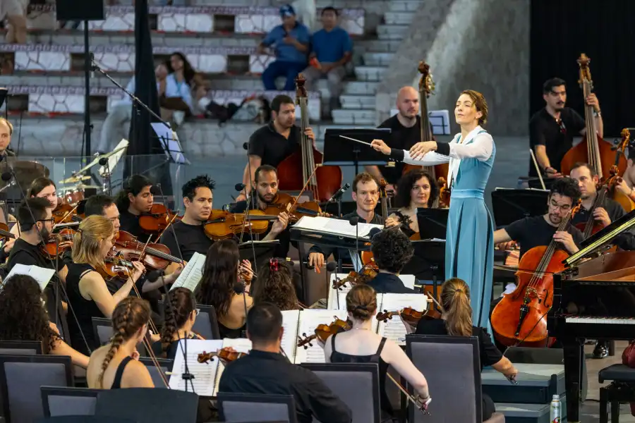 Alondra de la Parra, Sinfonía Familiar GNP.