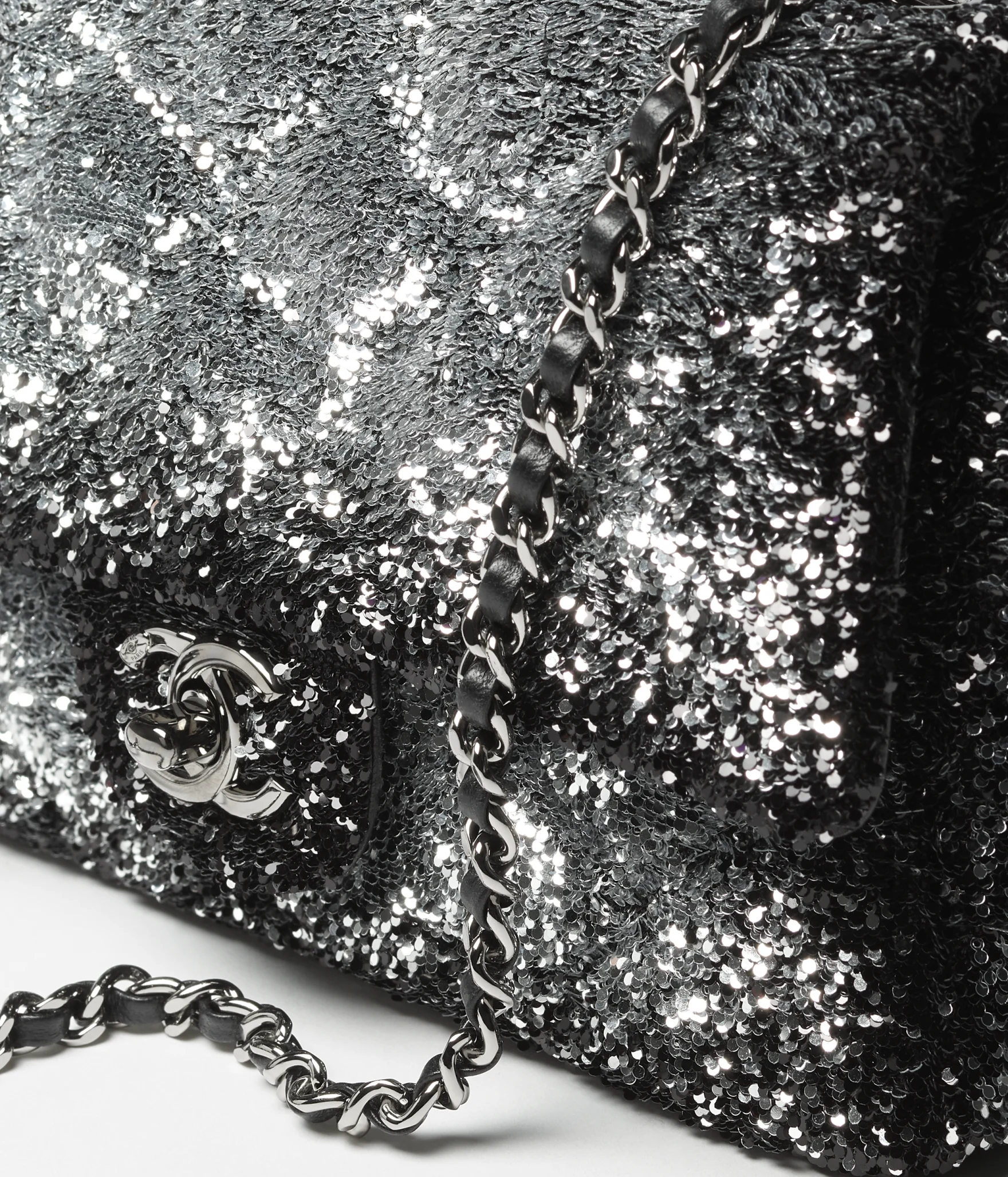 chanel pre-fall/winter 2025/25 25b bags heart bag chanel 25