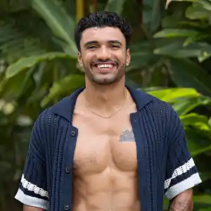 Bachelor in Paradise Contestants Worried 500K Prize Was Cheapening Relationships Jonathon Johnson Says 177254_0476 1