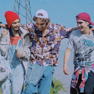 María José Vargas (izq.) y Juan Manuel Restrepo (centro) estarán presentes en la gira de 'La Reina del Flow'.