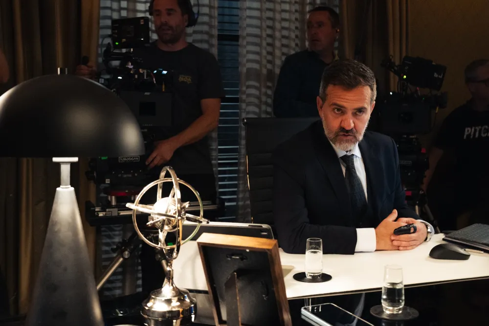 El actor mexicano Flavio Medina en la serie Isla Brava de Vix