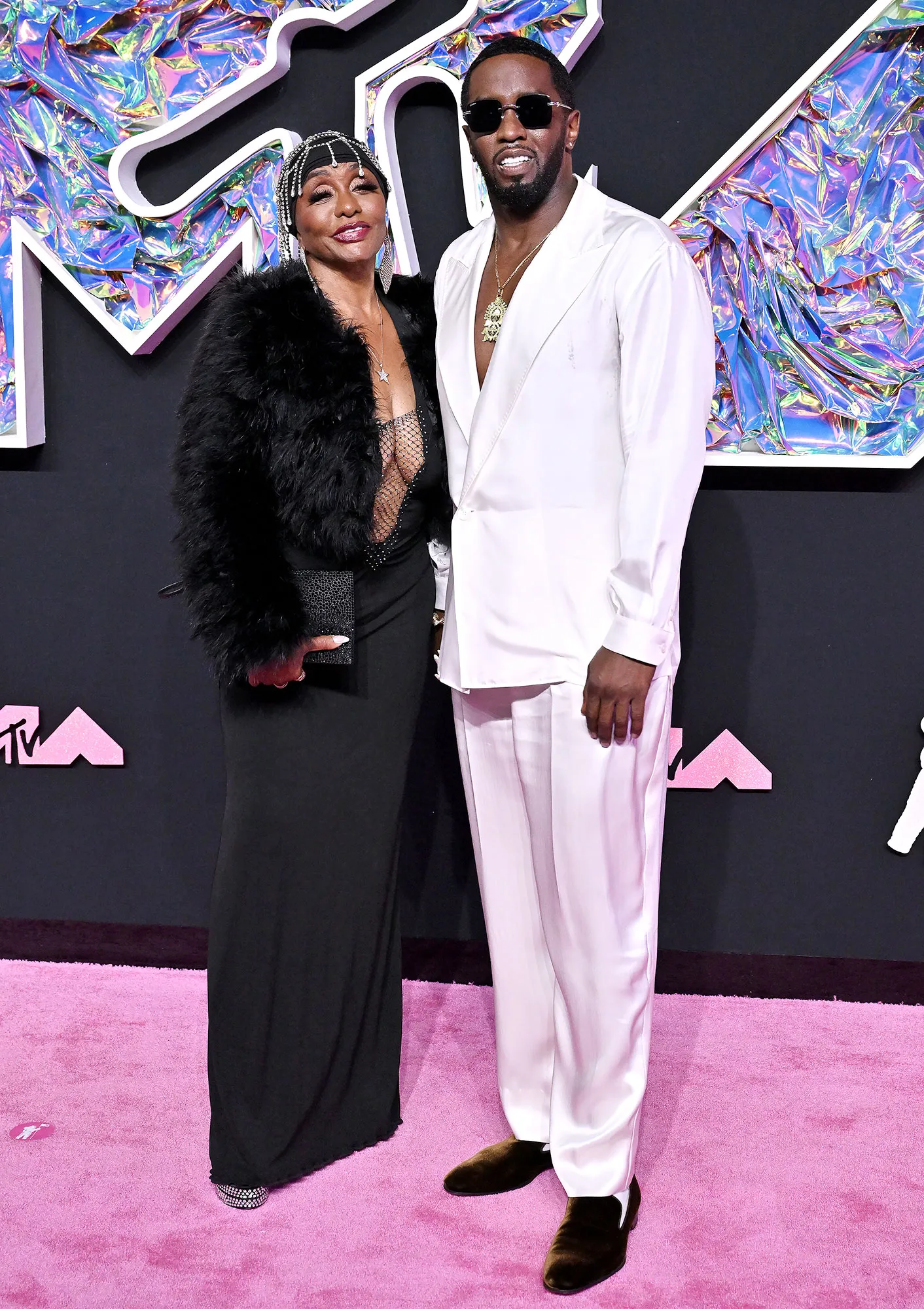 Diddy Tells Mom Janice Combs Gonna Be Alright as Jury Continues Deliberations