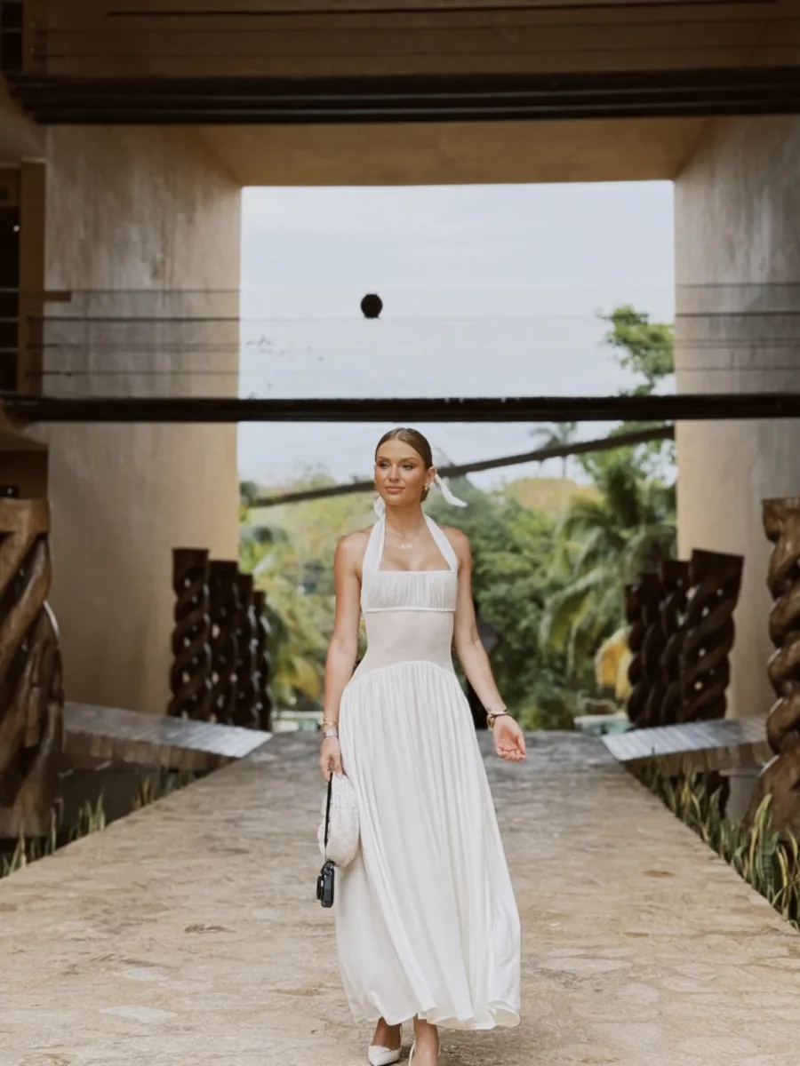 La actriz Irina Baeva en el hotel Arte de Xcaret en la Riviera Maya