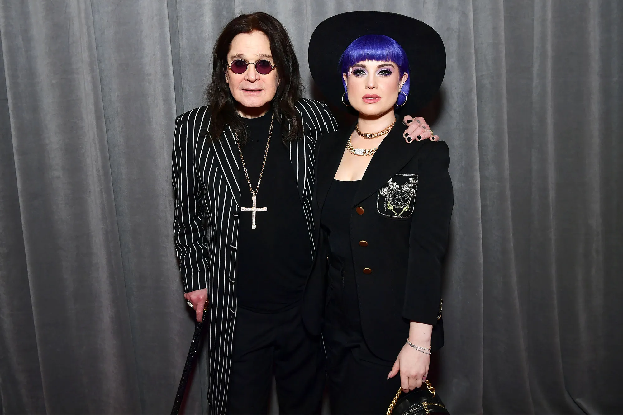 Feature Kelly Osbourne Slams Rumors Dad Ozzy Is Dying Amid Parkinson Battle