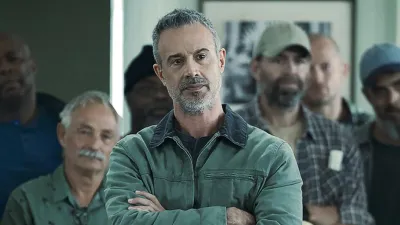 Freddie Prinze Jr Says Ray s Trauma Is What Drew Him Back to IKWYDLS Teases Big Role 055