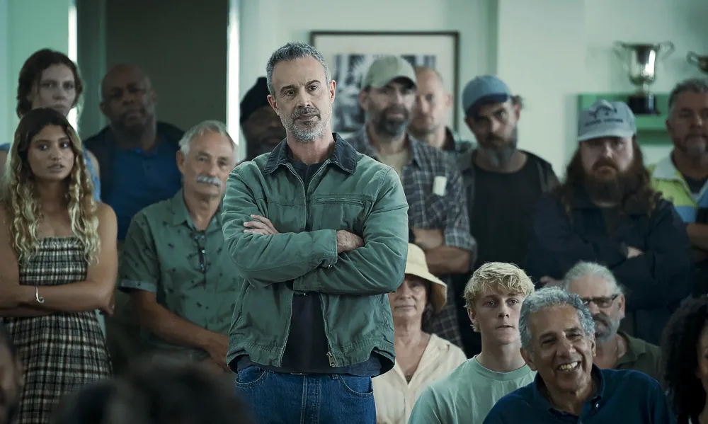 Freddie Prinze Jr Says Ray s Trauma Is What Drew Him Back to IKWYDLS Teases Big Role 055