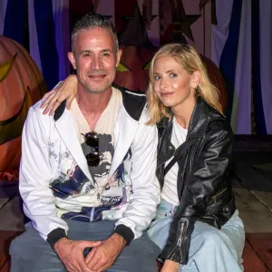 Sarah Michelle Gellar And Noah Beck Celebrate 50 Years Of Nightmares At Knott's Scary Farm