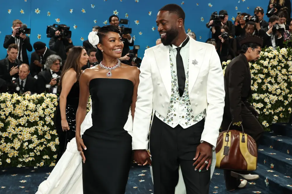 Gabrielle Union Reveals Dwyane Wade Dog Drops a Deuce on His Pillow When He Leaves the House 2213636944
