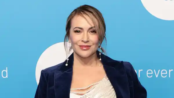GettyImages-1445575685Alyssa-Milano-Says-Shes-Heartbroken-Over-Julian-McMahons-Death.jpg