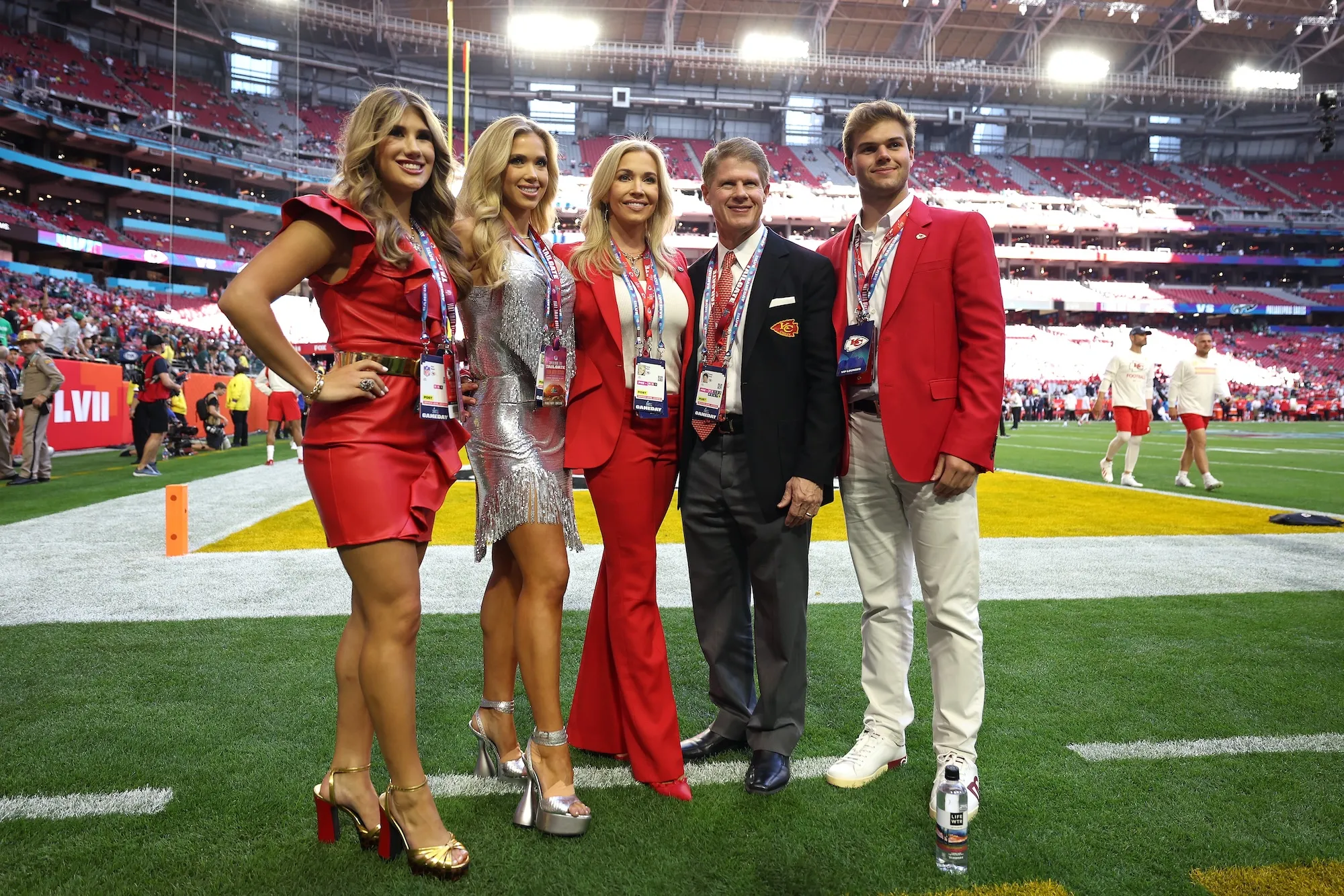 Guide to Chiefs Owner Clark Hunt's Family