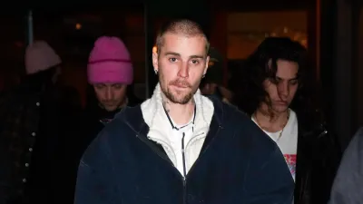 Justin Bieber Includes Viral 'Standing on Business' Clip on New Album 'Swag'