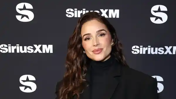 GettyImages-2198048817-Olivia-Culpo-Hospital-Bag