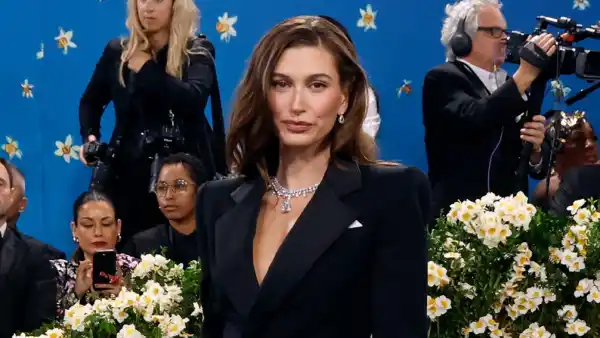 GettyImages 2213671145 Hailey Bieber Denies Using Rhode Sale for Justin and Scooters Settlement