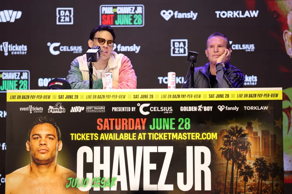 Julio C&eacute;sar Ch&aacute;vez Jr. y Julio C&eacute;sar Ch&aacute;vez Sr., en Los &Aacute;ngeles, mayo de 2025.