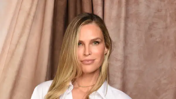 GettyImages-2218180502 sara foster details whether jeff bezos lauren sanchez had ndas at wedding