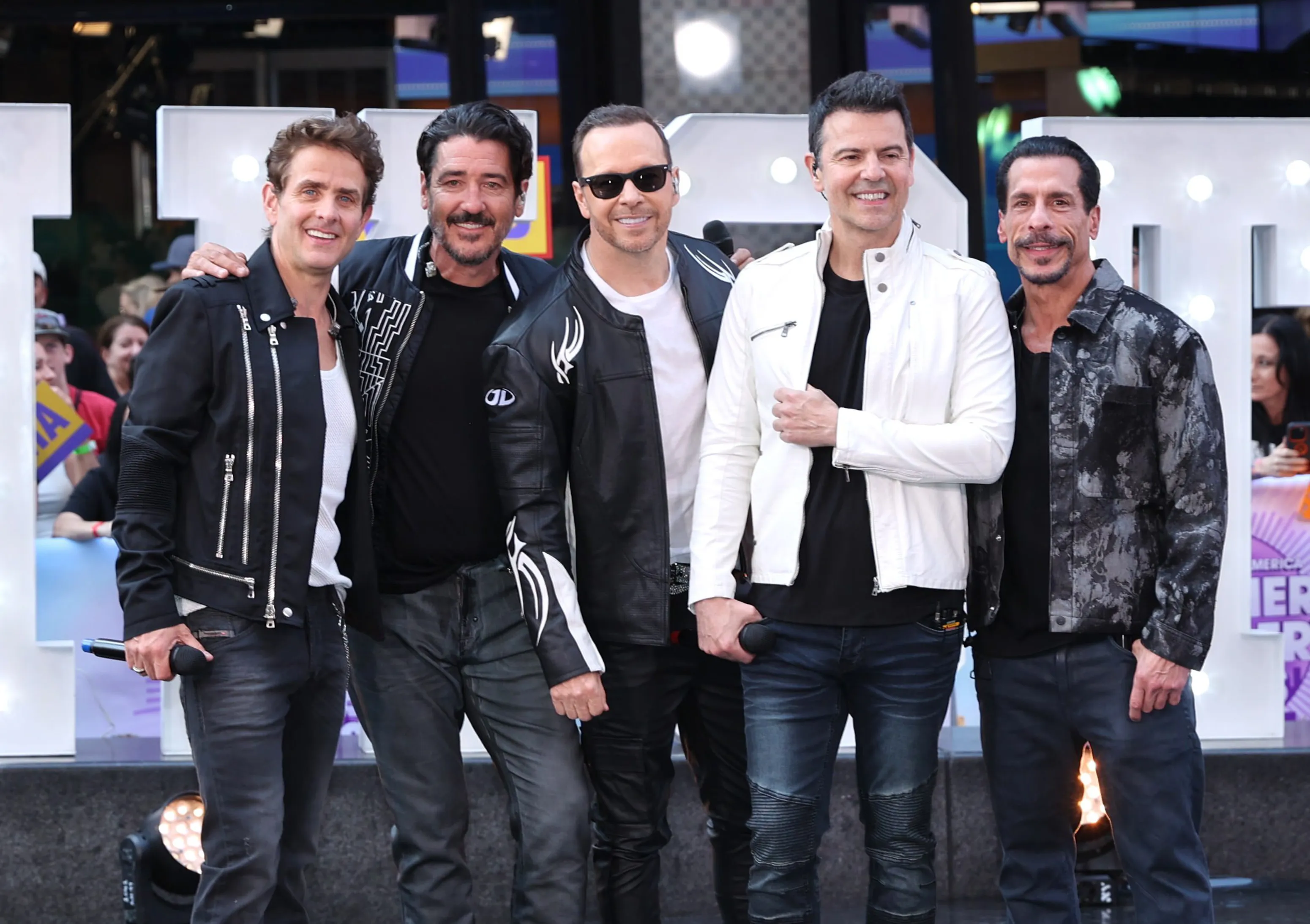 Donnie Wahlberg Supports Jonathan Knight After Surprise HGTV Cancellatio