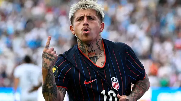 Futbolista Diego Luna.