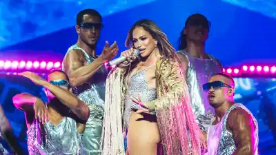 Jennifer Lopez Hits Several Sex Positions During Recent Live Show