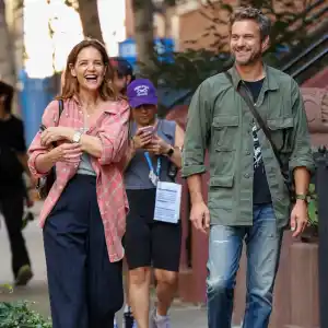 GettyImages 2225467689 Katie Holmes and Joshua Jackson Reunite for Happy Hours