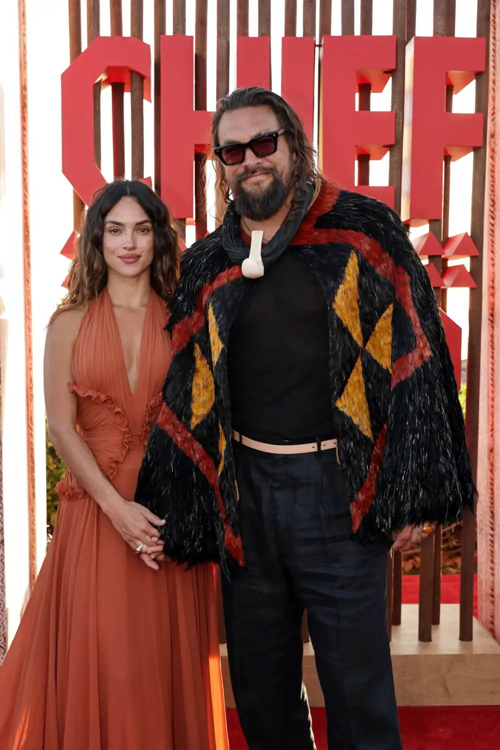 GettyImages-2225945702-Jason-Momoas-Kids-Look-All-Grown-Up-During-Rare-Red-Carpet-Outing