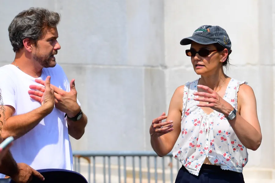 GettyImages 2227017544 Inside Katie Holmes and Joshua Jackson Filming Happy Hours