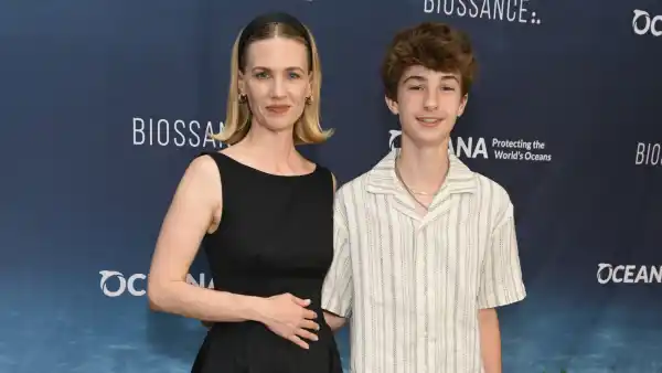 GettyImages-2227186567-January-Jones-Makes-Rare-Appearance-With-Son-Xander-at-SeaChange-Event