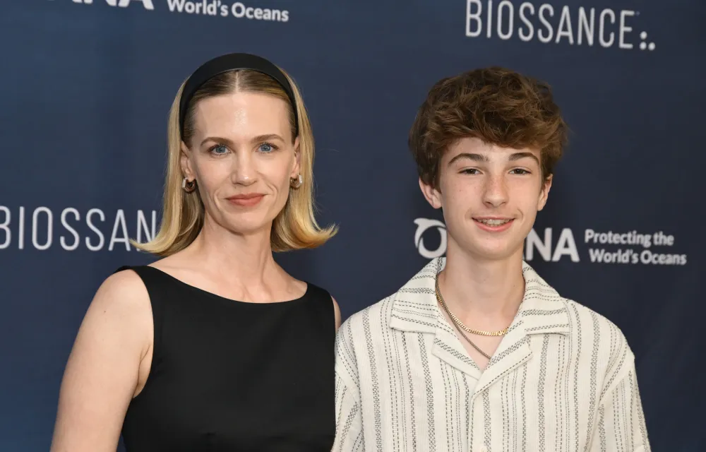 GettyImages-2227186570-January-Jones-Makes-rare-Appearance-with-son-Xander