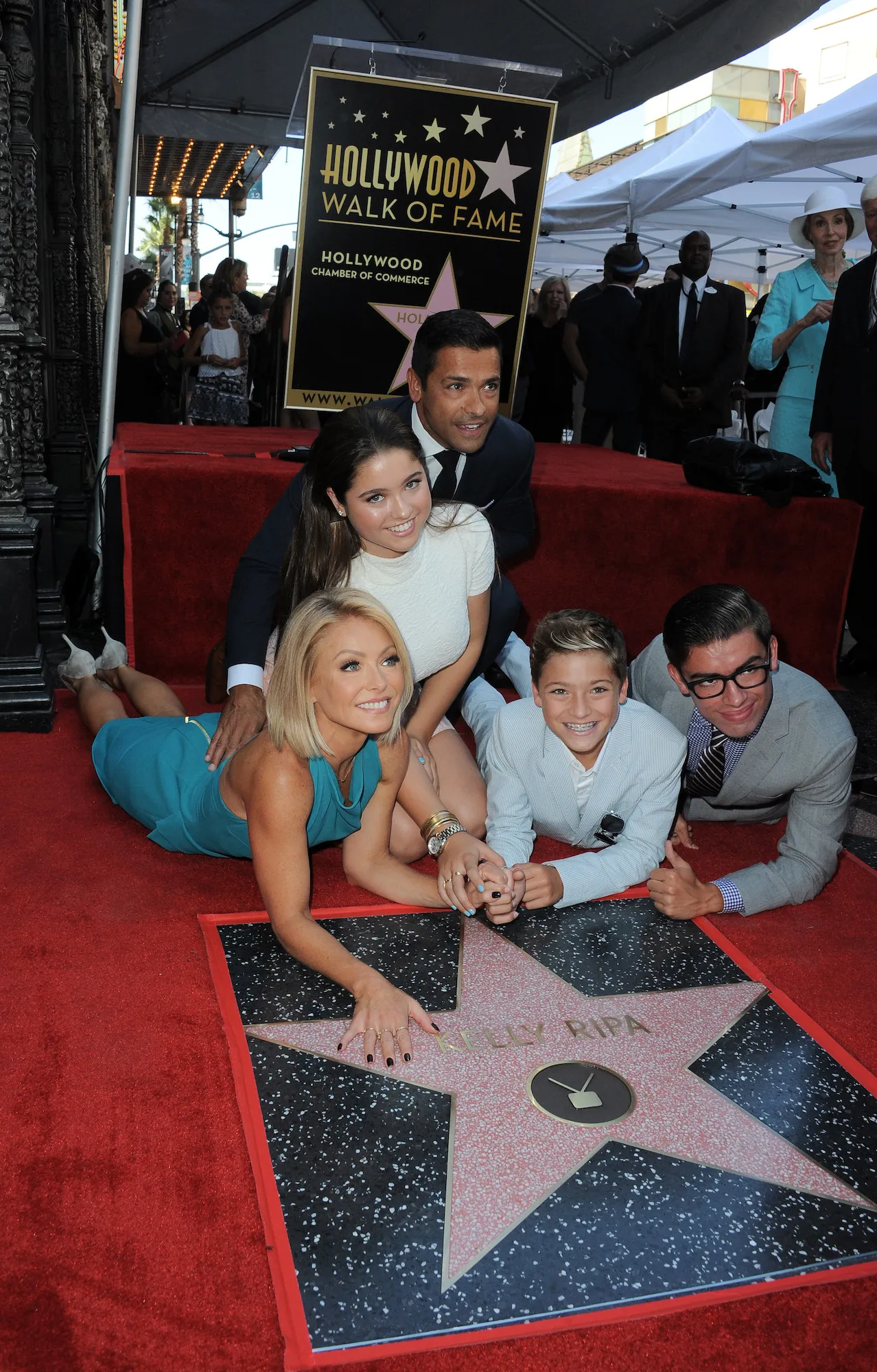 GettyImages-492433084-Kelly-Ripa-Thankful-Her-Kids-Dont-Have-a-Mountain-of-Debt