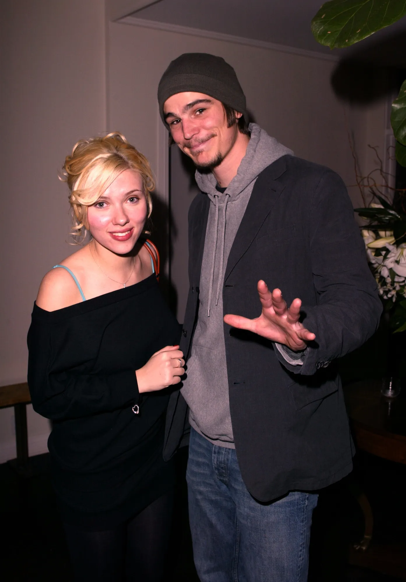 Scarlett Johansson and Josh Hartnett’s Hot Relationship Couldn’t Survive Long Distance: Romance Rewind