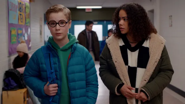 Ginny-and-Austin-Ginny_And_Georgia_n_S3_E2_00_07_40_22R_Crop