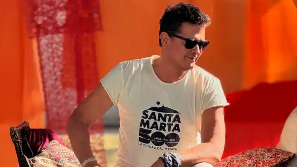 Carlos Vives lanza su disco más emblemático "La tierra del olvido" con nuevas versiones y música nueva