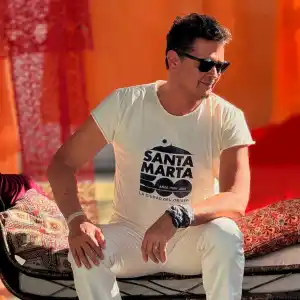 Carlos Vives lanza su disco más emblemático "La tierra del olvido" con nuevas versiones y música nueva