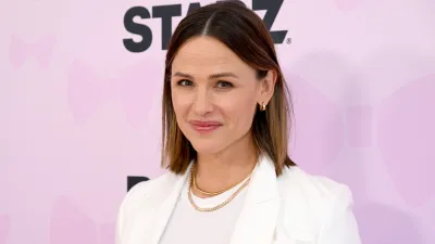 Jennifer Garner Used This Oil to Help With Thinning Hair and Said the Scent Is ‘Better Than Perfume’